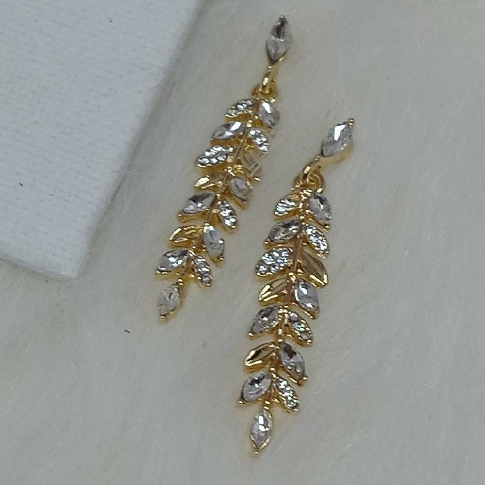 Gold Leaf Pattern Sparkly Earrings